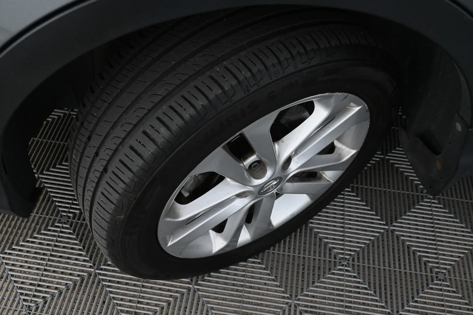 Car Image - 1Ic3qkkxBy25JEwvtmq1MR