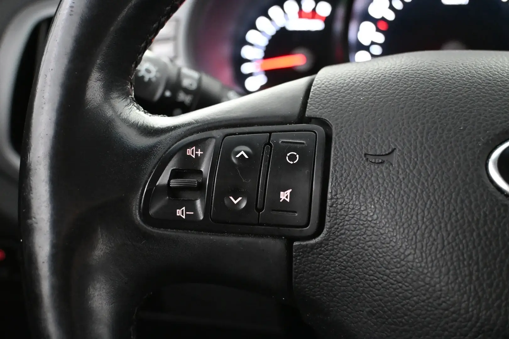 Car Image - 1ALyCZcW3lYu0xdaTUzs7q