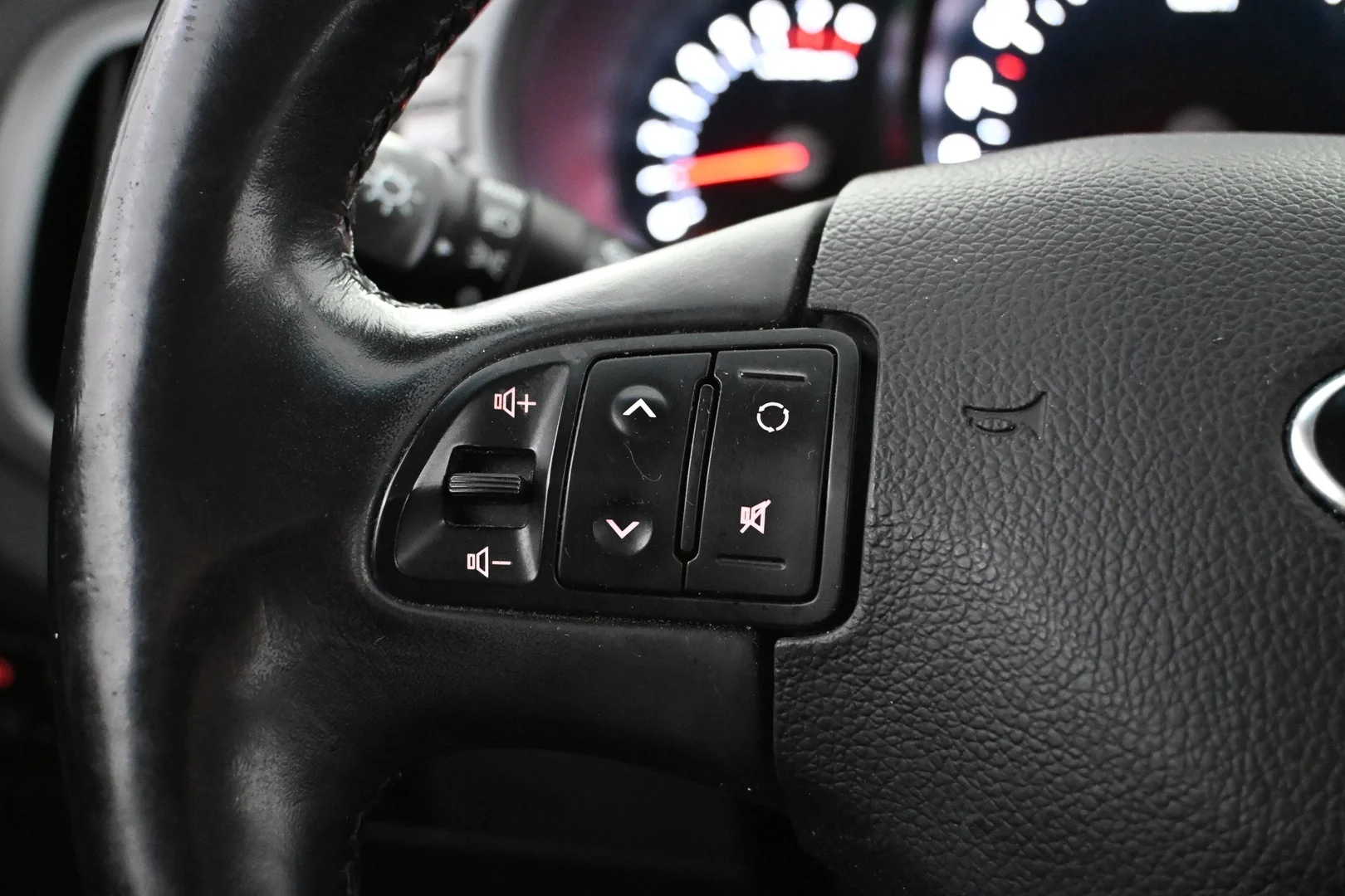 Car Image - 1ALyCZcW3lYu0xdaTUzs7q