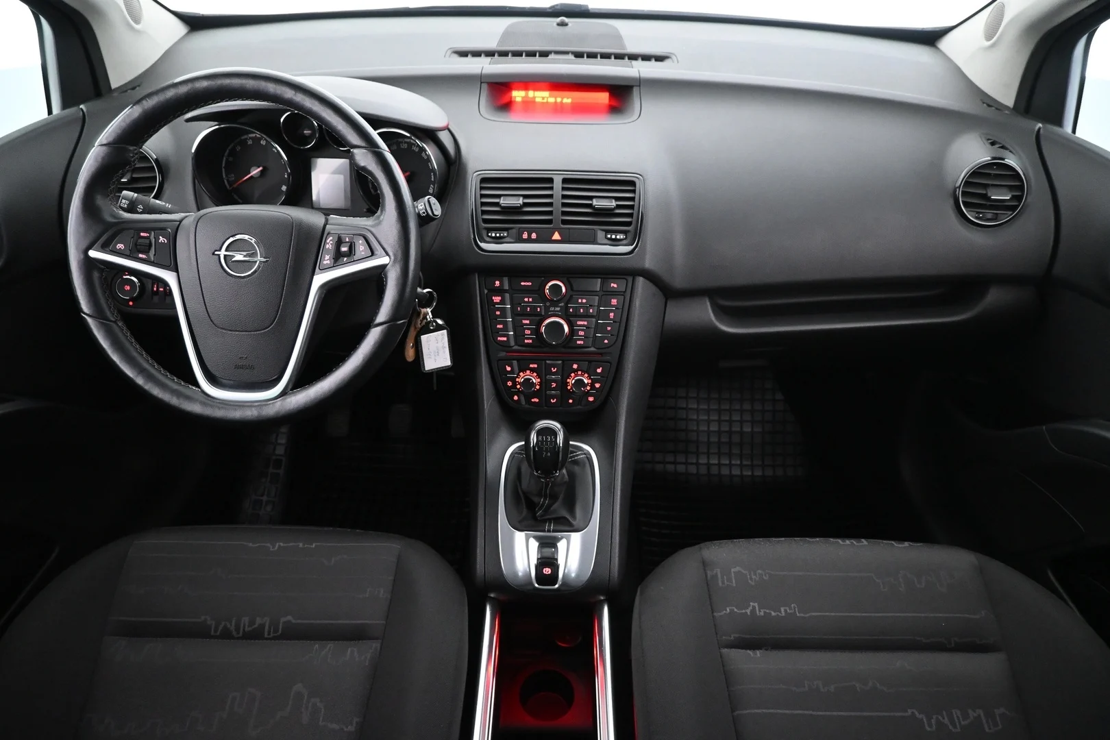 Car Image - 3ErD7zzcaAIS8fYoZ8IV4r
