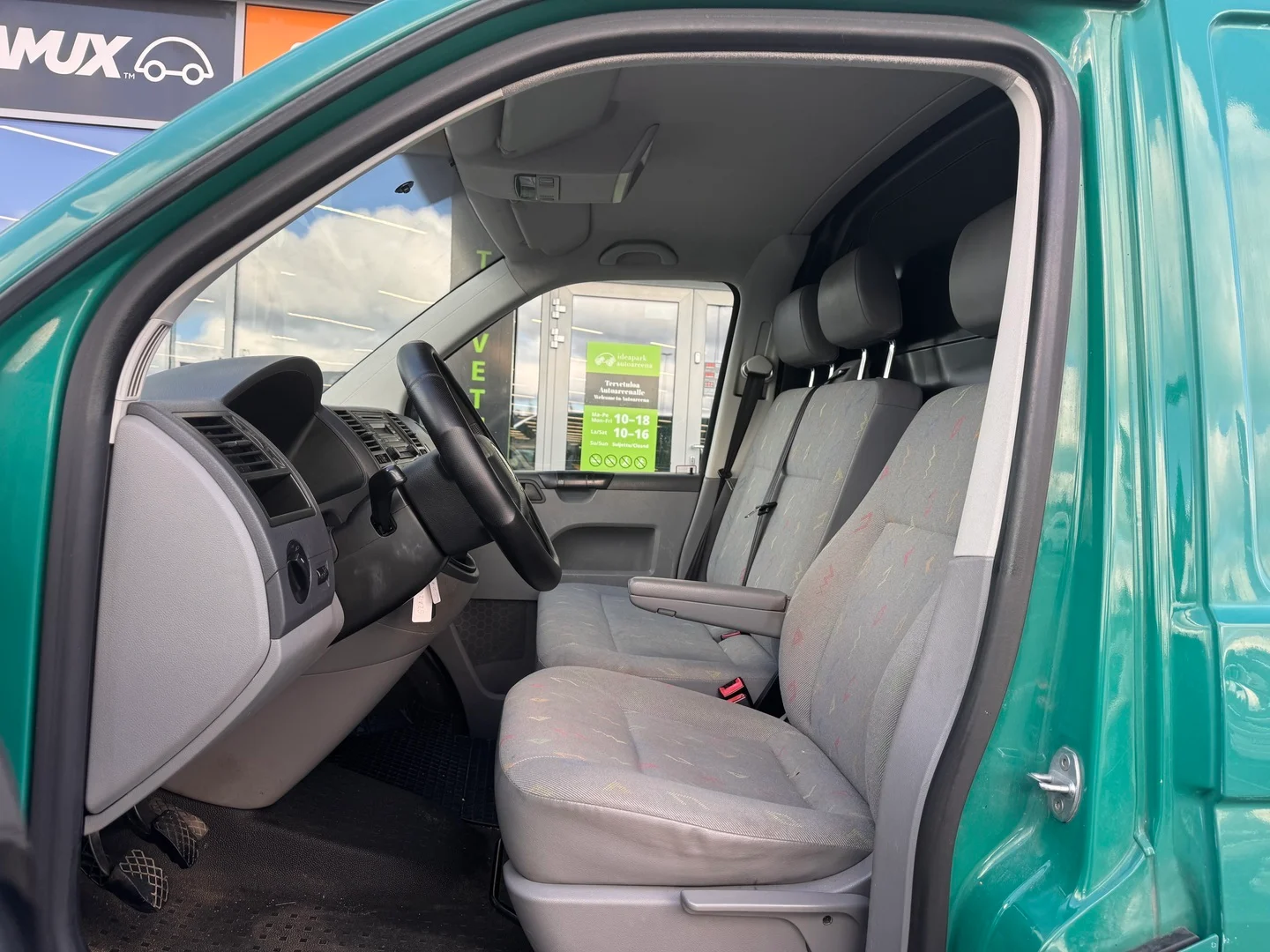 Car Image - 1Z7PZjNRsy4o2vc4RiHiI7