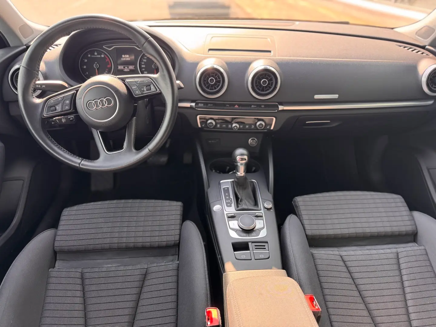 Car Image - 1ycGdzwhf4kepT7X2FfK15