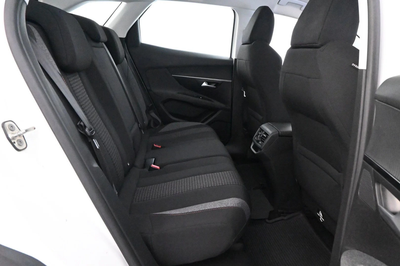 Car Image - 4LB8PbqiPgEW8SlCdYgdld