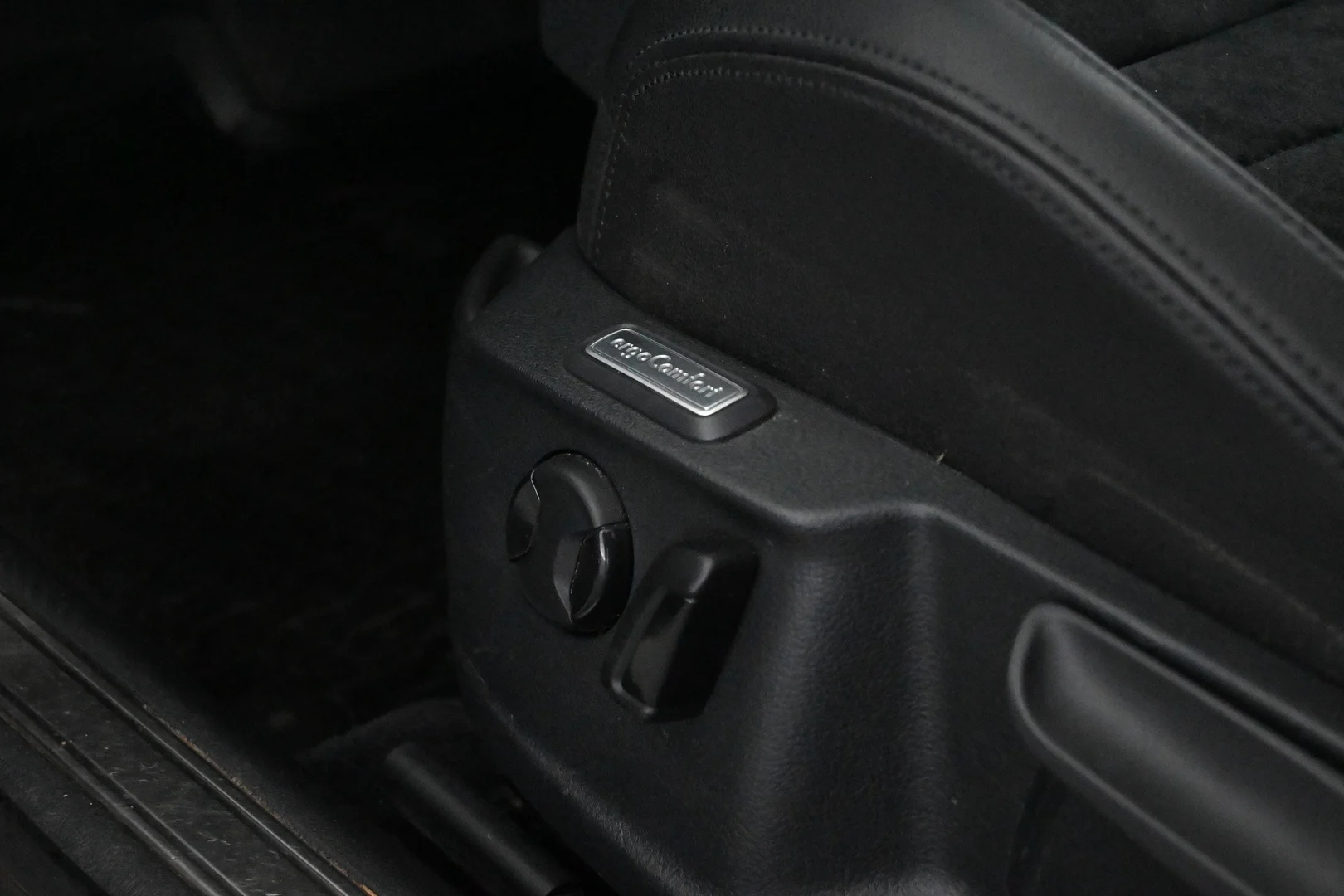 Car Image - 20jC8HIWpMq3UjsmuJ3lGT