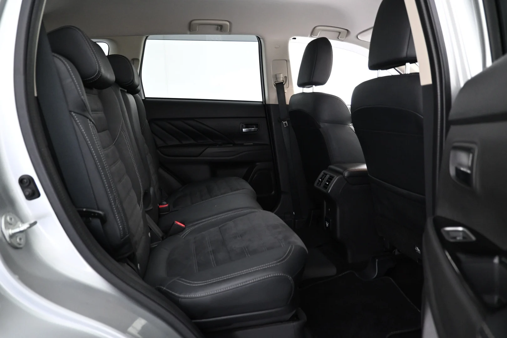 Car Image - 32l5TKtUWh41XH29RH9ukW