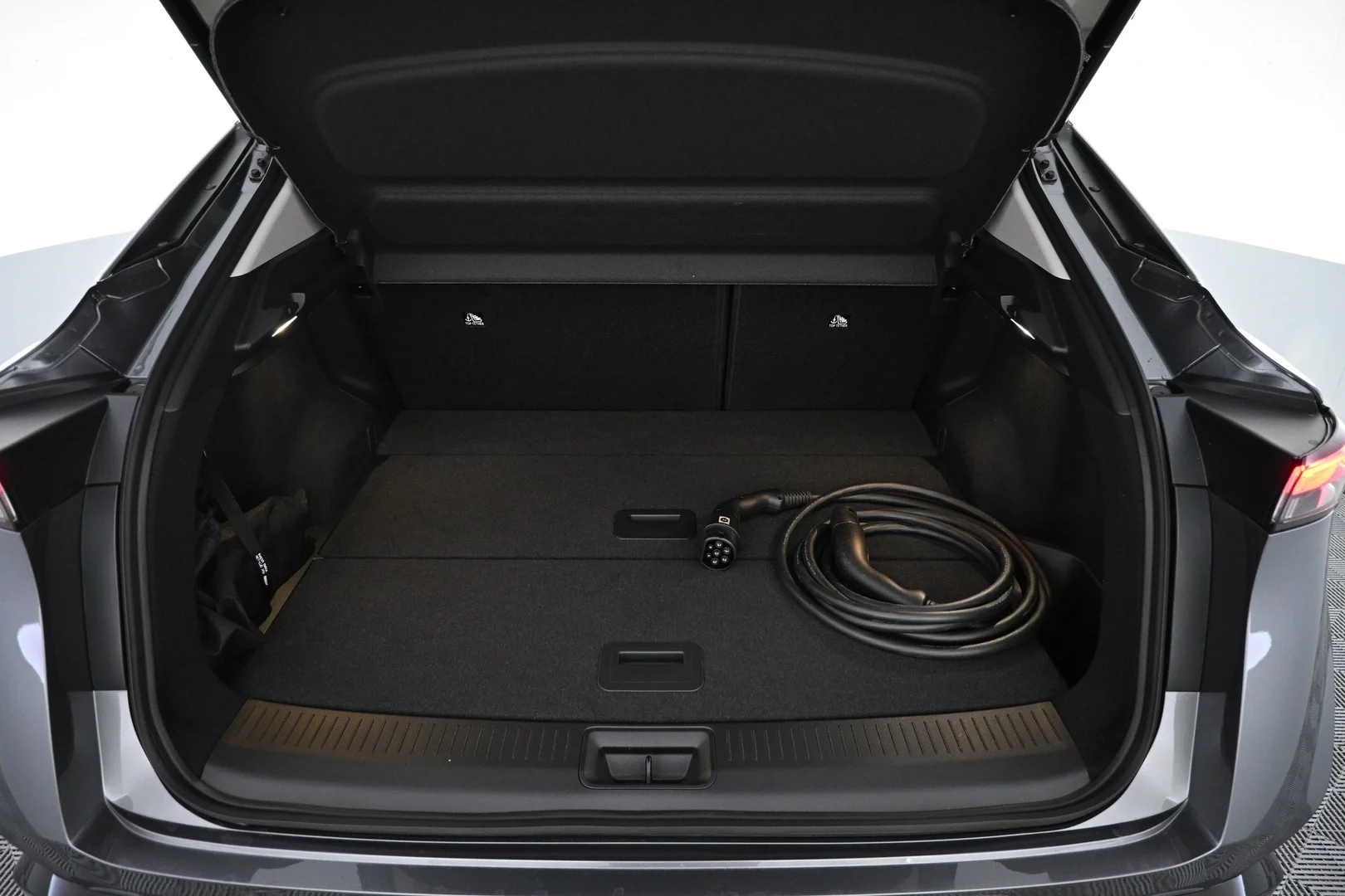 Car Image - 6DFXnV5ZosA8ZgQ8udY5Gt