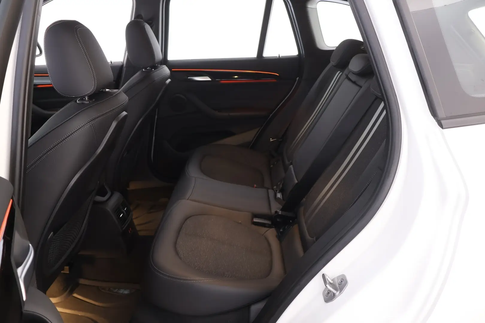 Car Image - 1UIbQaE4dLq00DDZ85Uvum