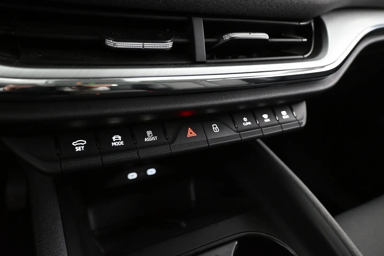Car Image - 7MzbnbPtAYrf0dLPbhbbbn