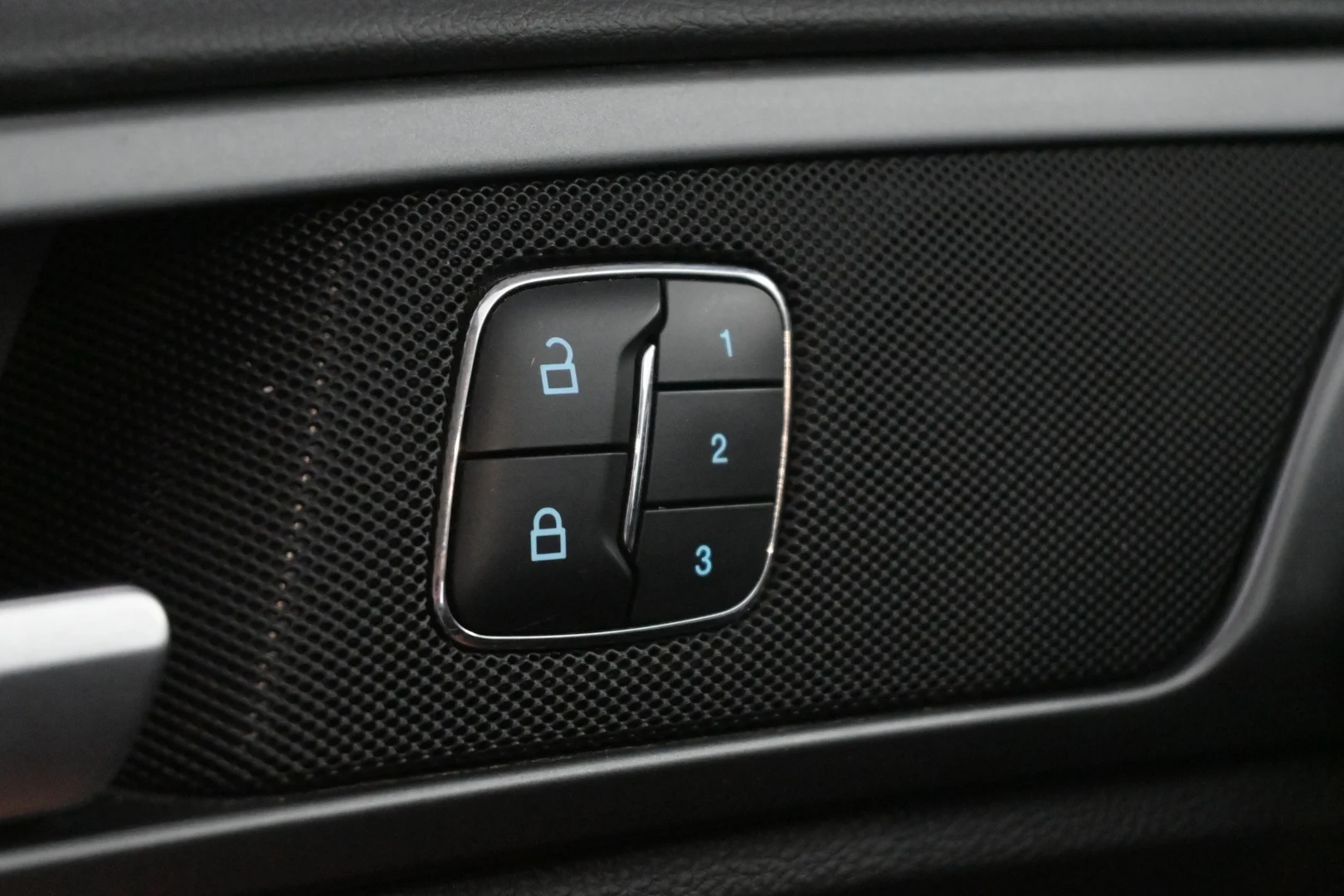 Car Image - 3R1wJCMgqrFPd5VQdEKmE3