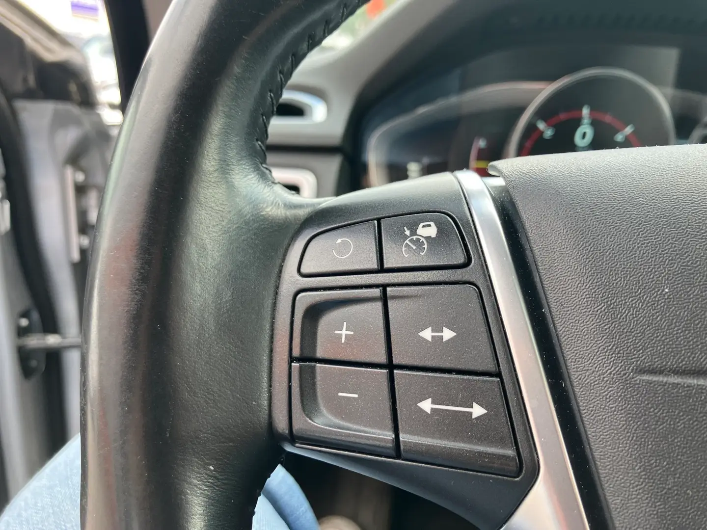 Car Image - haZbiwxGZUC0fVCAdgh4X