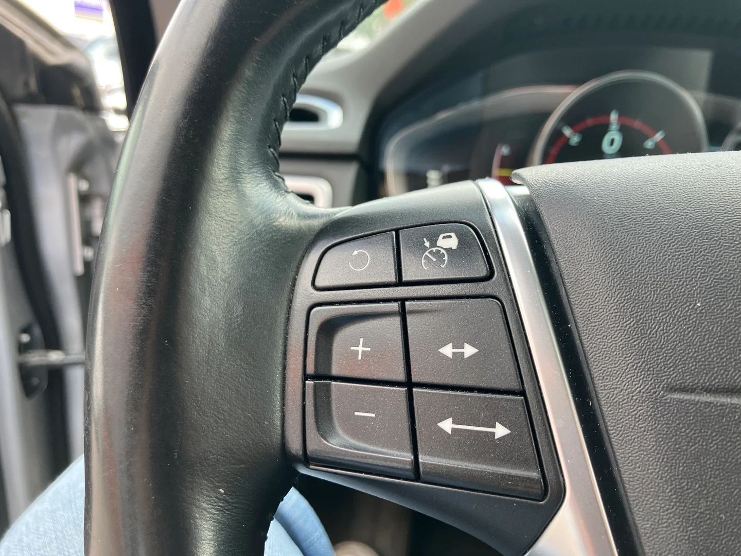 Car Image - haZbiwxGZUC0fVCAdgh4X