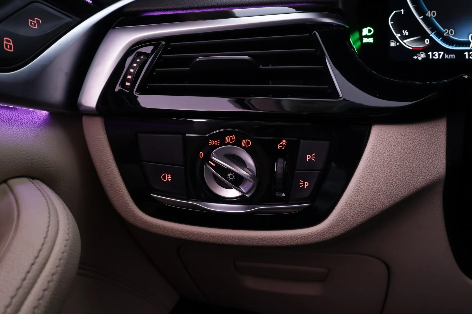 Car Image - 4mV1wydIL294n830EZvfUu