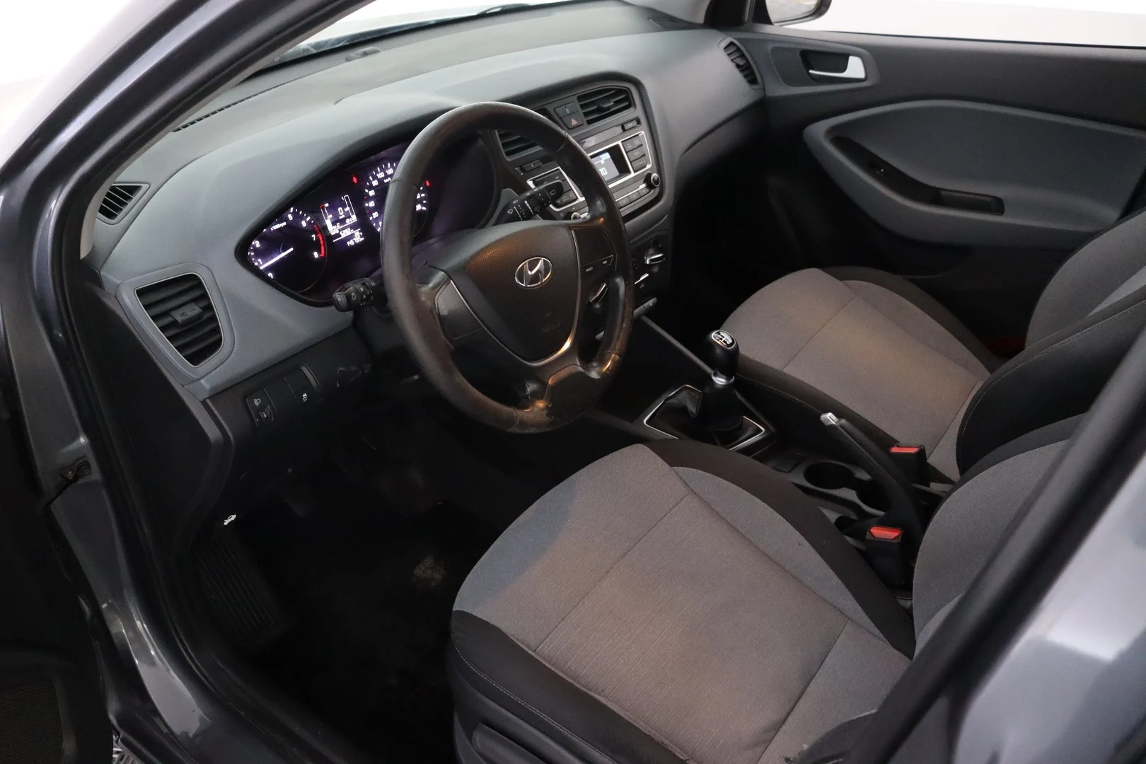 Car Image - 7syra0xHvxgxjdydruwqFv
