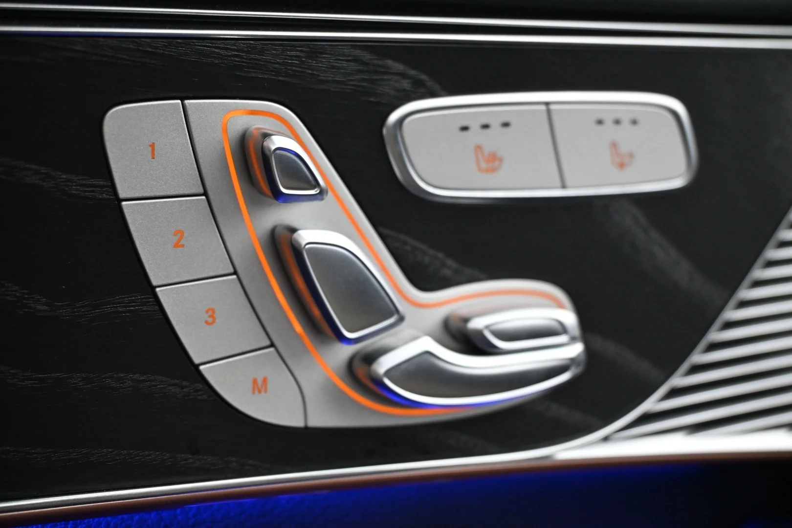 Car Image - 2fxJOLmULO1ky4051dcoph