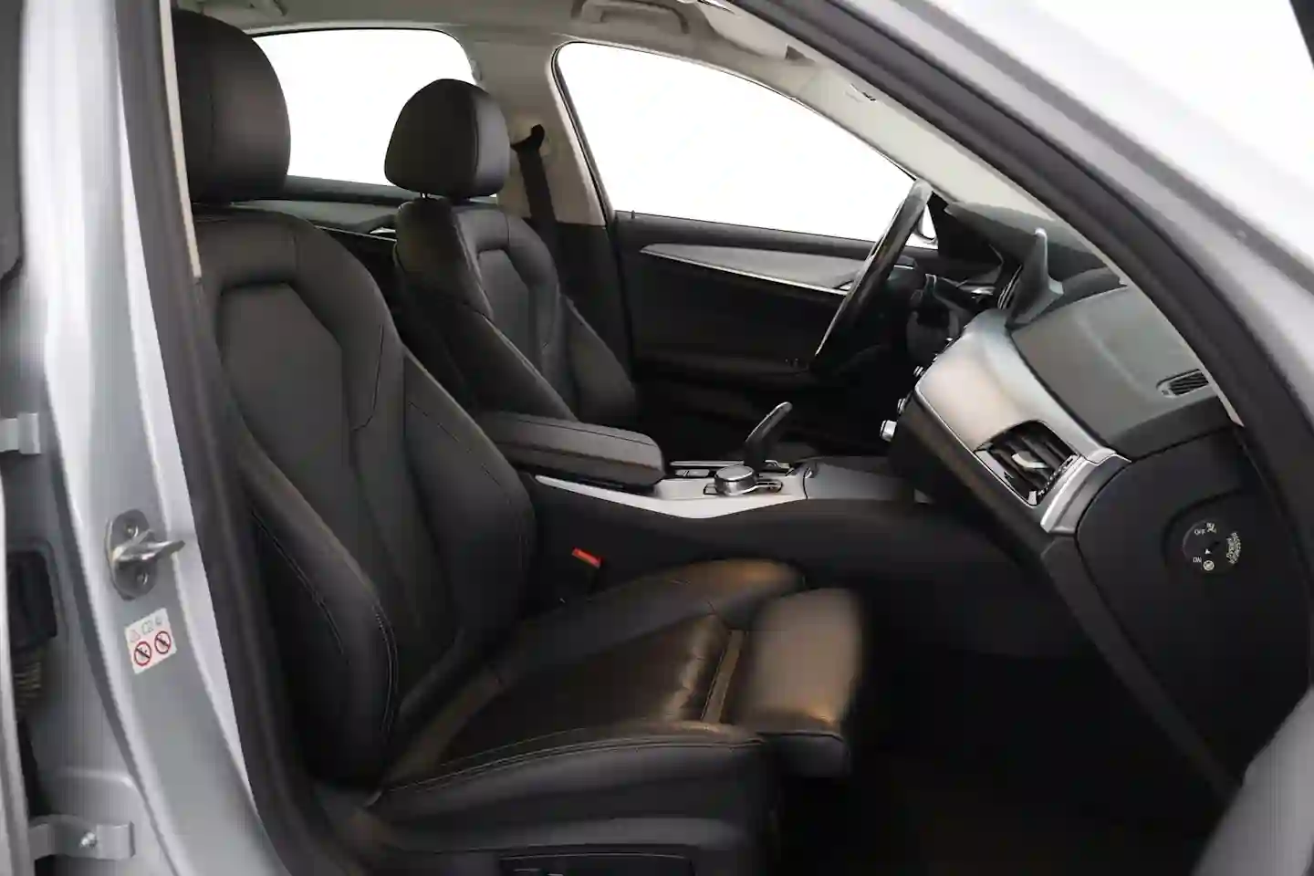 Car Image - 1nWlENejLu9se5XcZMLbml