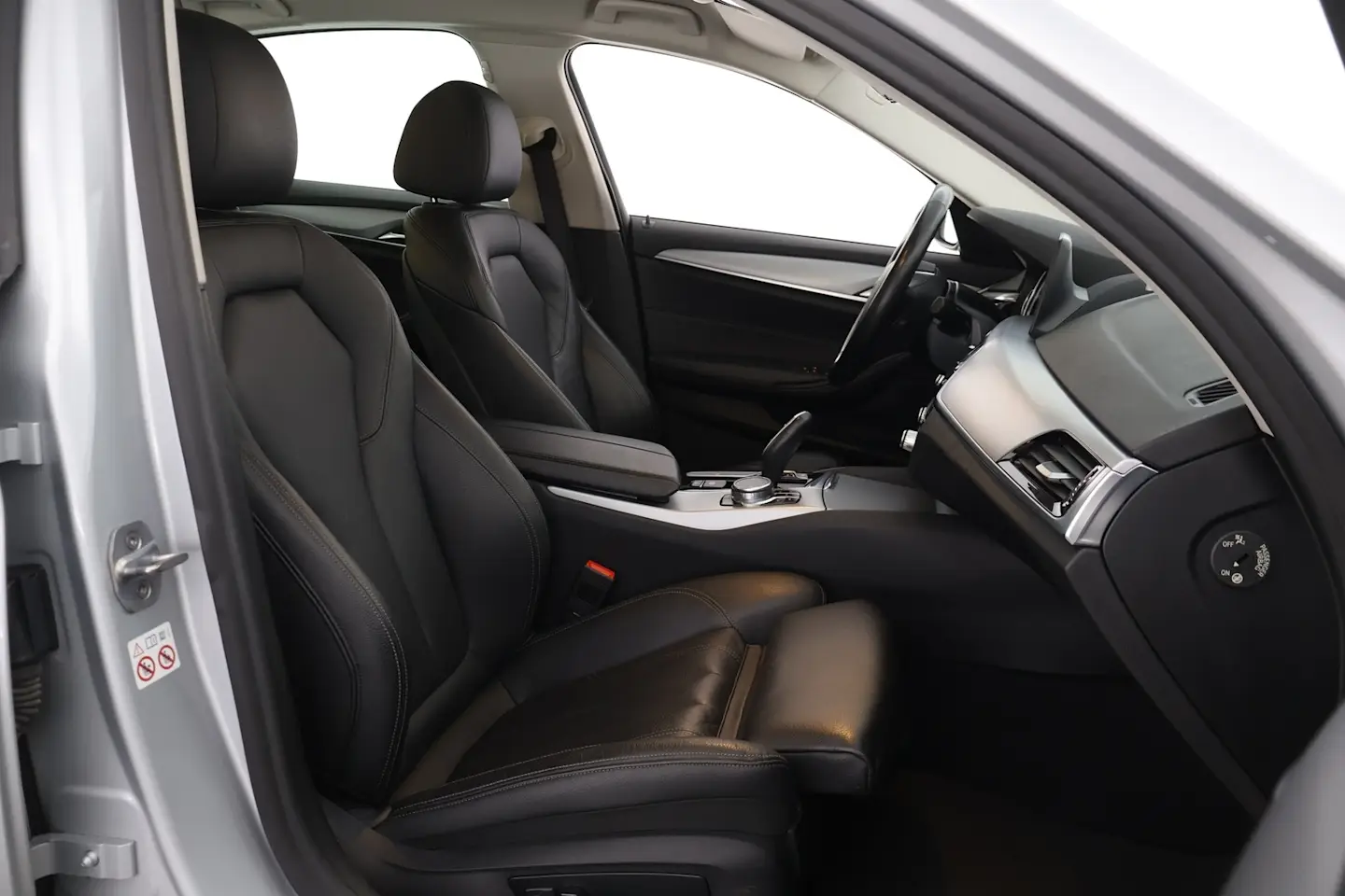 Car Image - 1nWlENejLu9se5XcZMLbml