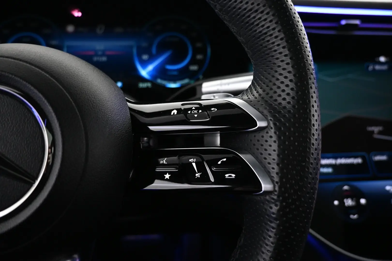 Car Image - 140ZII9XkbIkxbUb7sOgV6