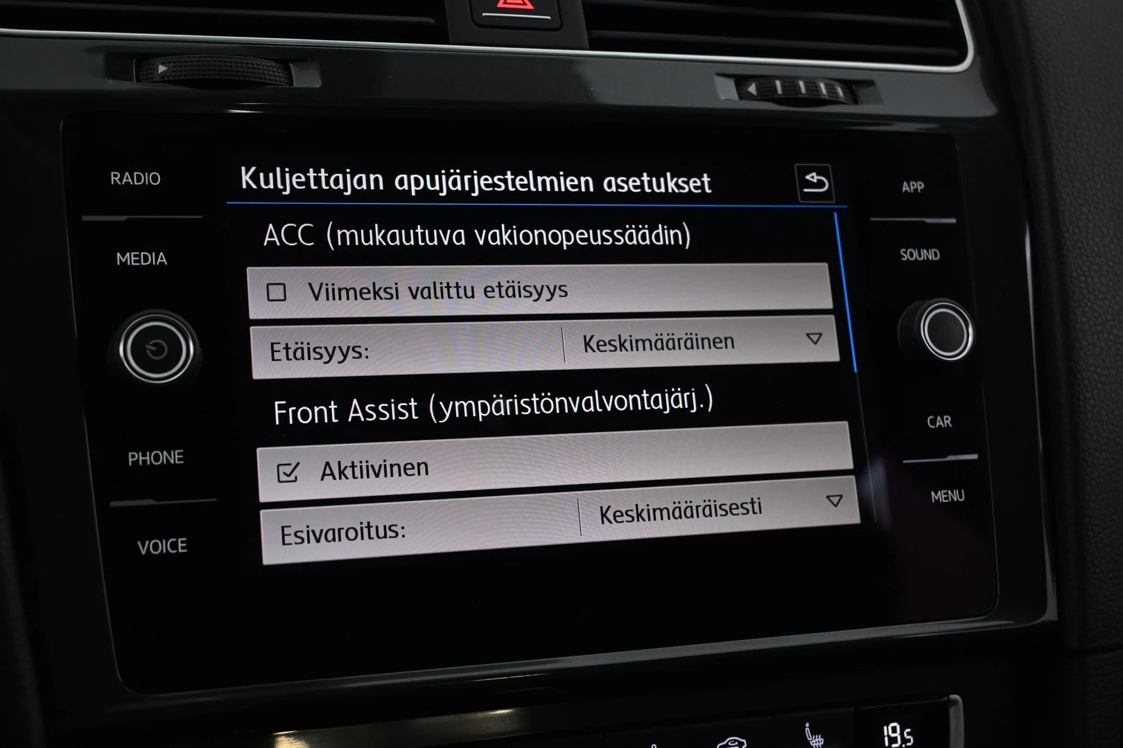 Car Image - 6nU3Ot2i98qwVUFoIeYMtM