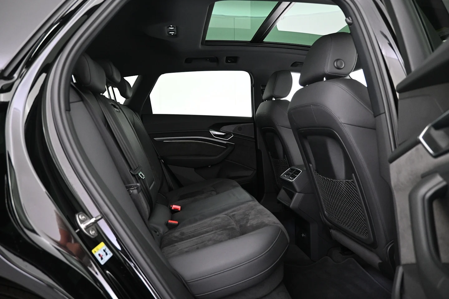 Car Image - 6wRYKQ3FzQ955qGfq9gszX