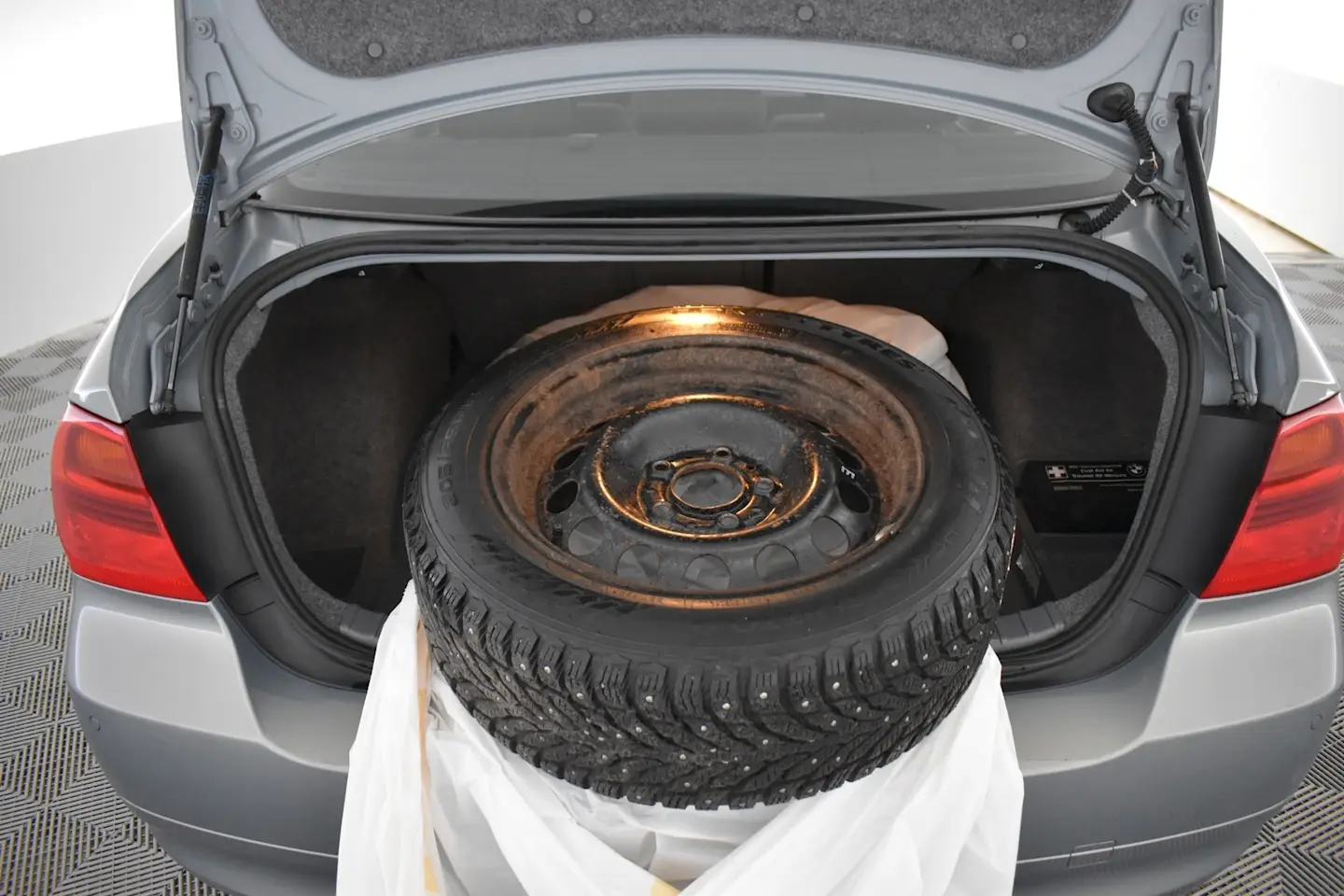 Car Image - 1tKI6T6MBNiGmynYdgencS