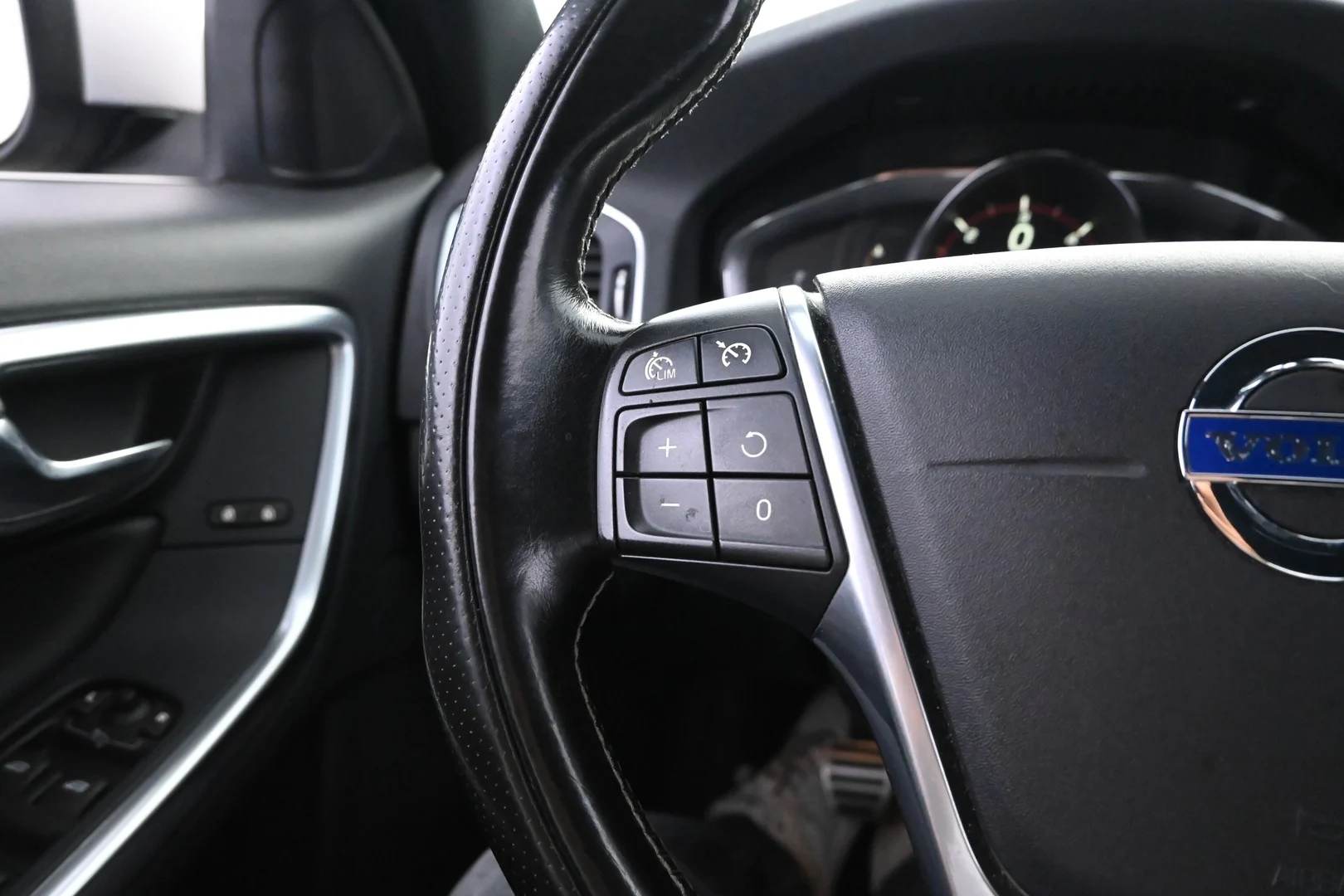 Car Image - jAqRoljUbXXecqh49DDPe