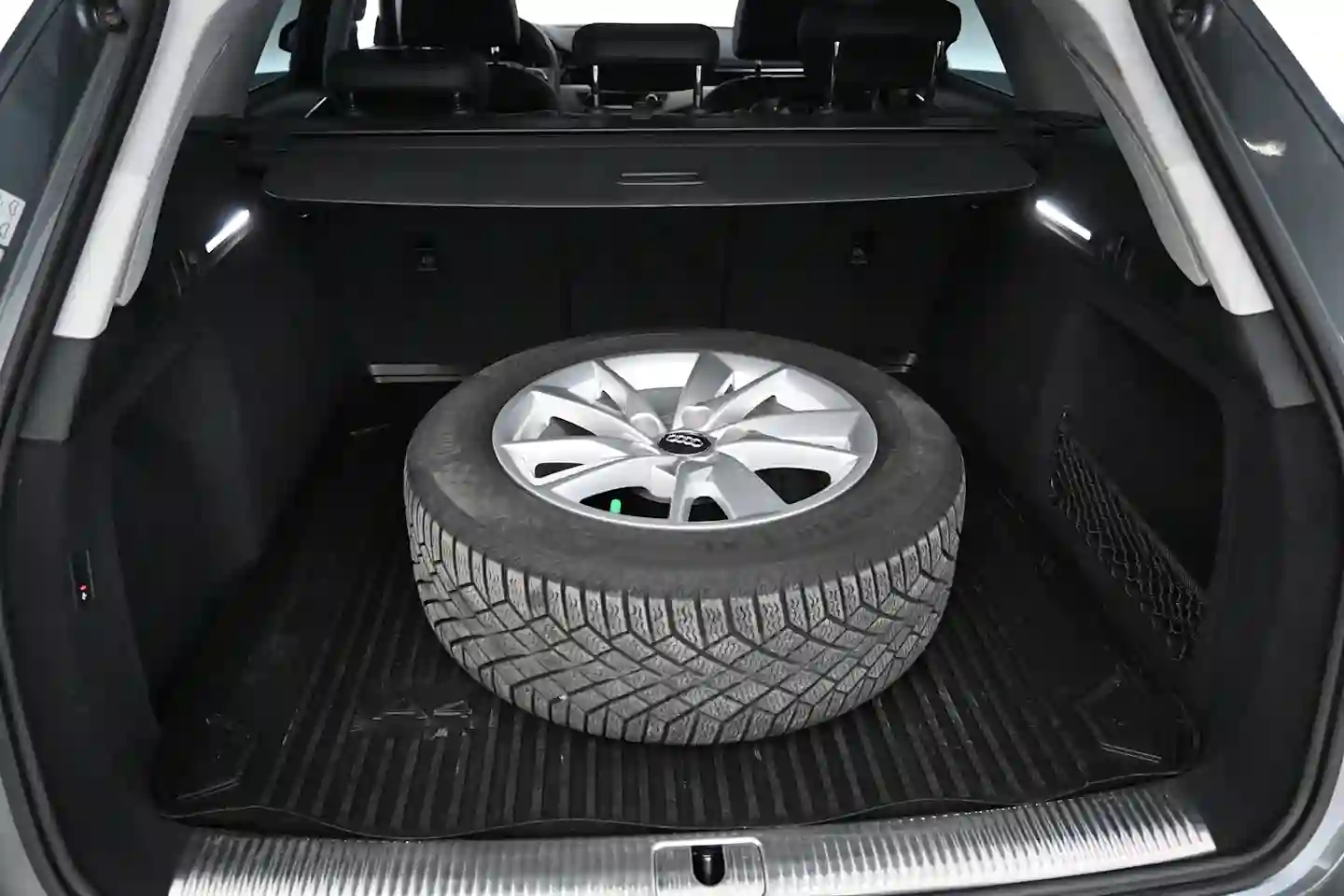 Car Image - 2WaFyX8O6GhOCzhRMyAgTa
