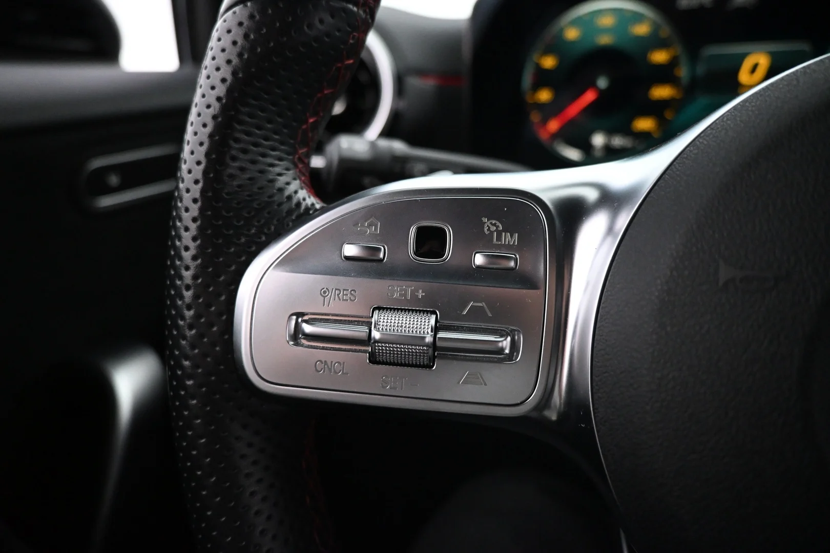 Car Image - 6ZUPufnXIb3Dc2dhMPKlIn