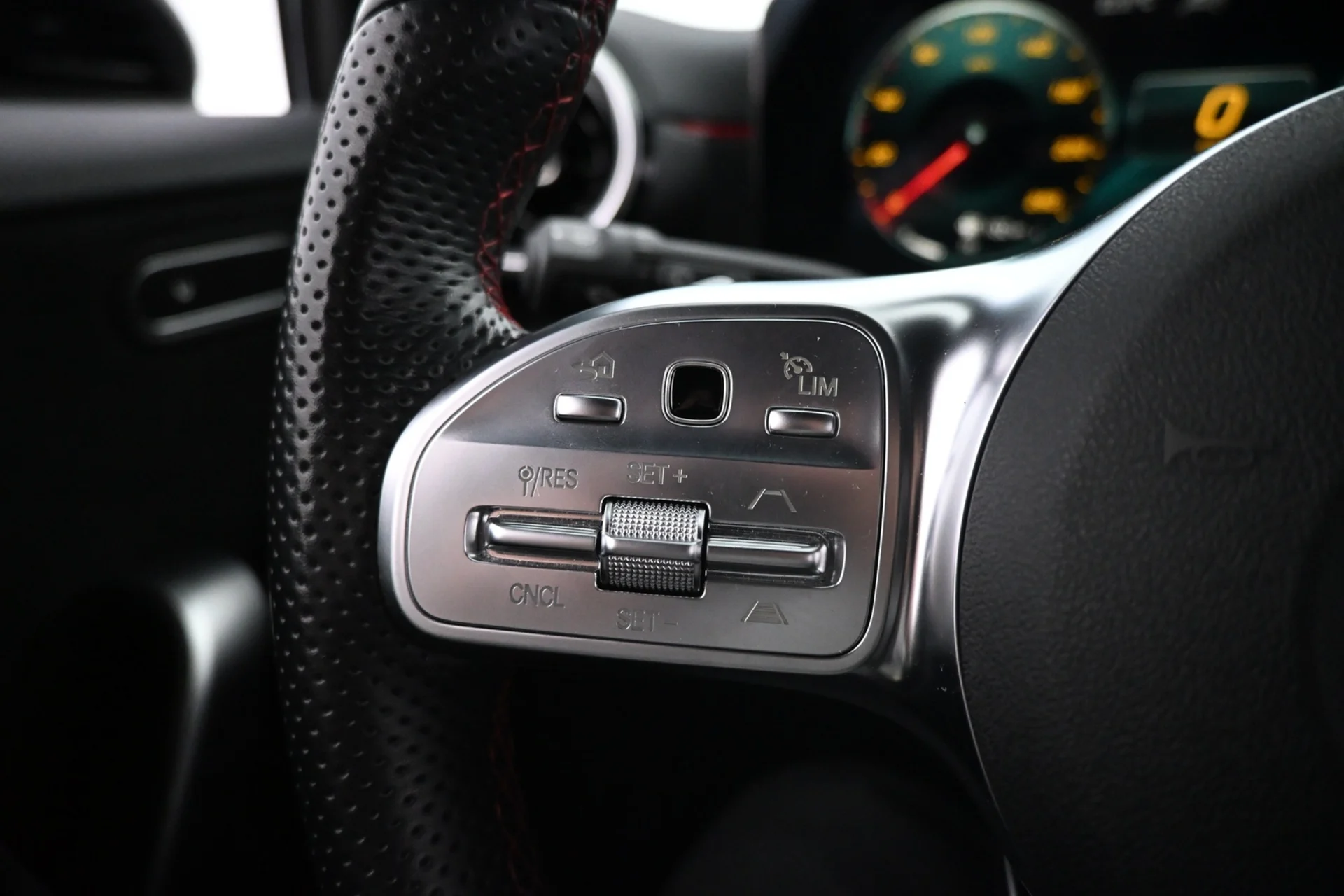 Car Image - 6ZUPufnXIb3Dc2dhMPKlIn