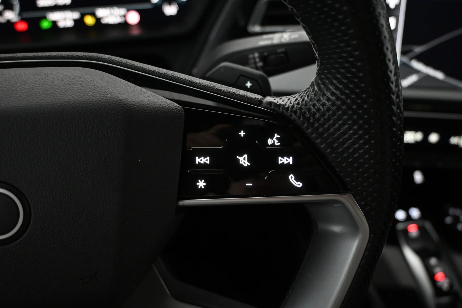 Car Image - kncGjQwLz4GxCVtrK6Ael