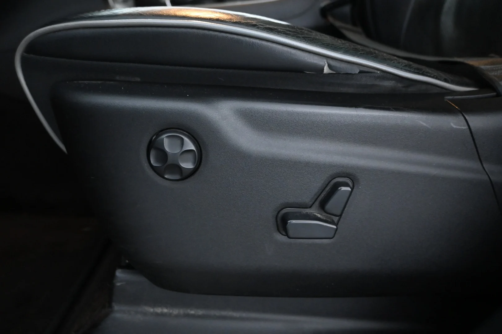 Car Image - 4hAuRuxs8EVF6kbjgIOPmY
