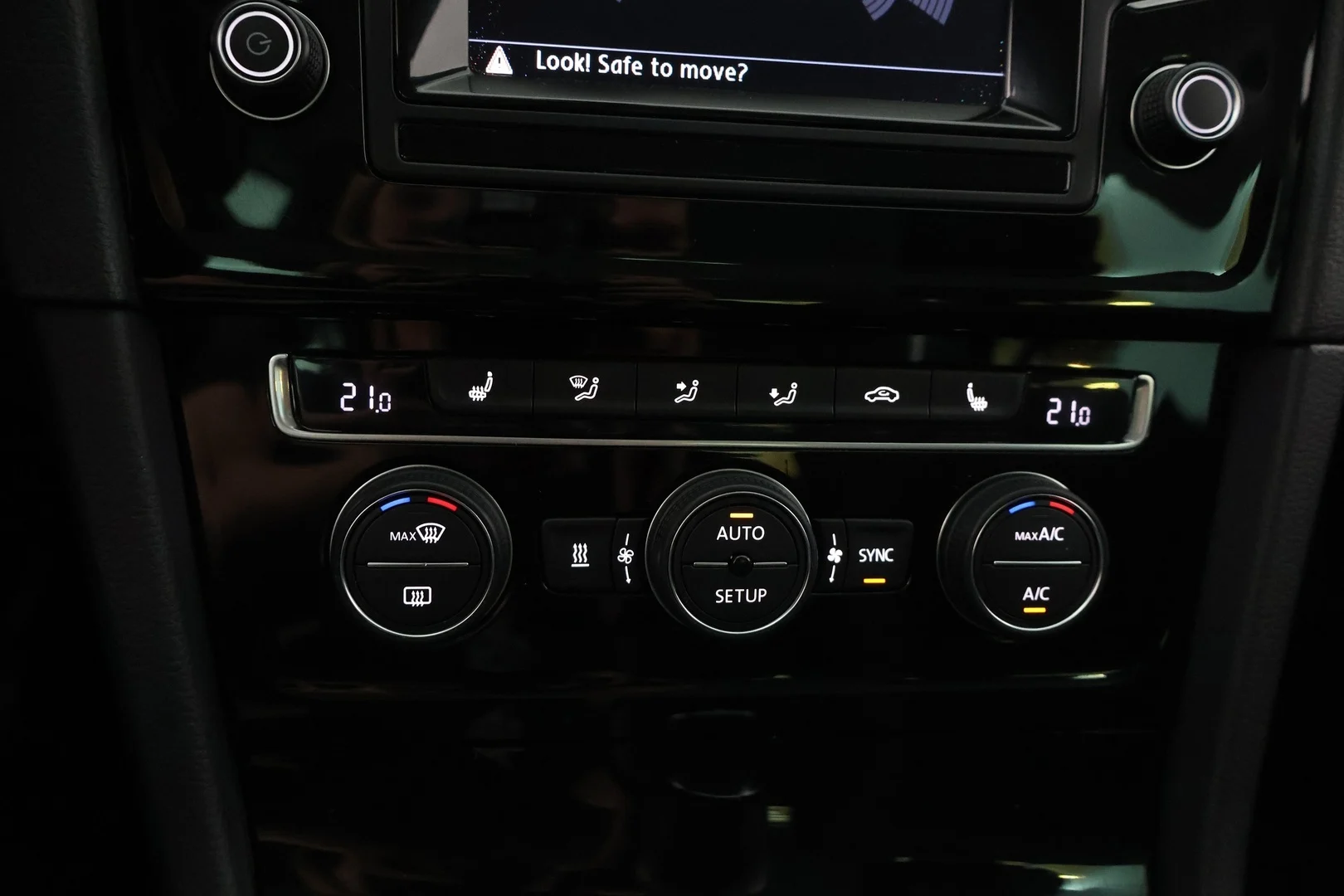 Car Image - 75FPxitWmI8EO70C0Ty2N