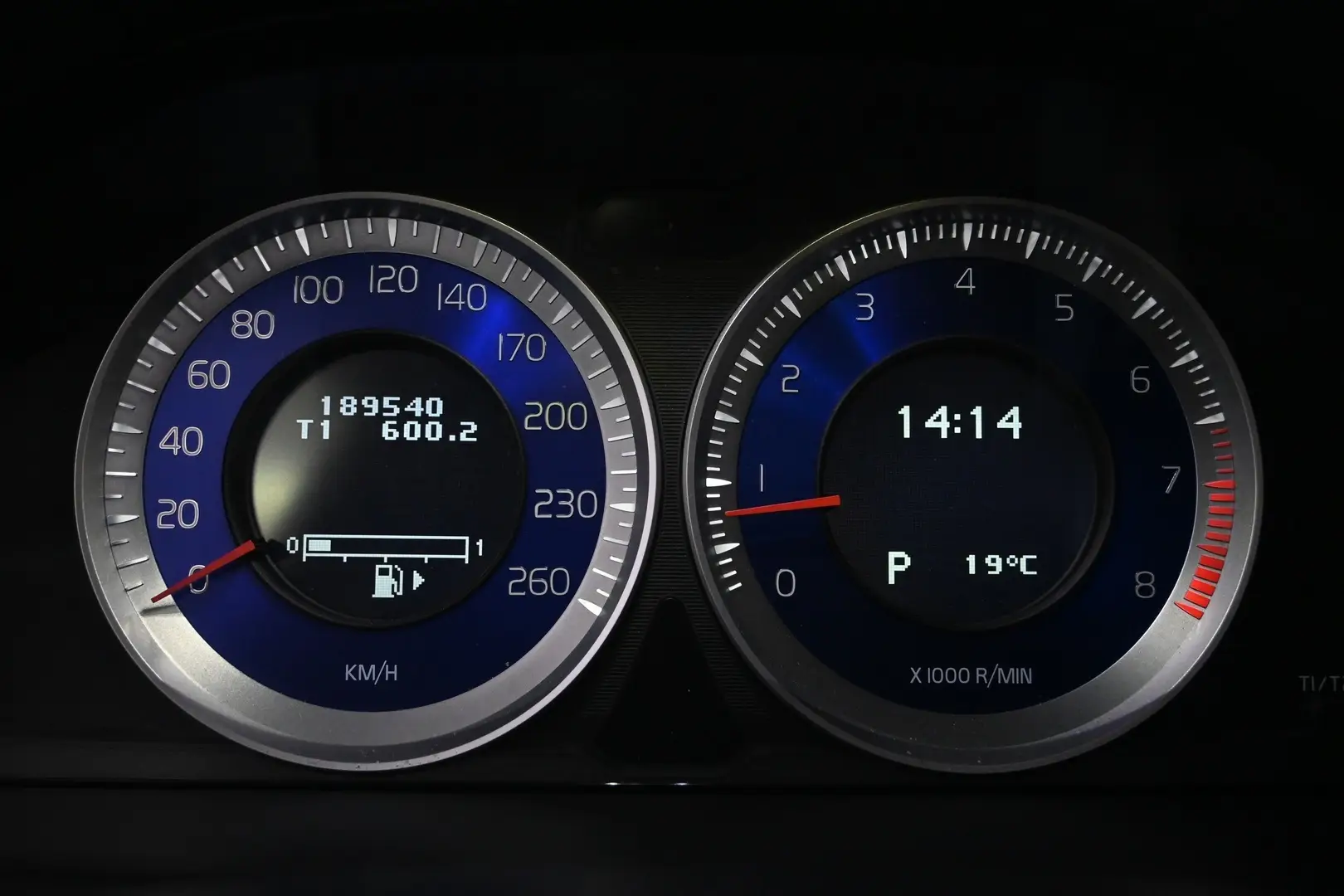 Car Image - 4AaJ5qpeFFk4AWf2ijj7zR