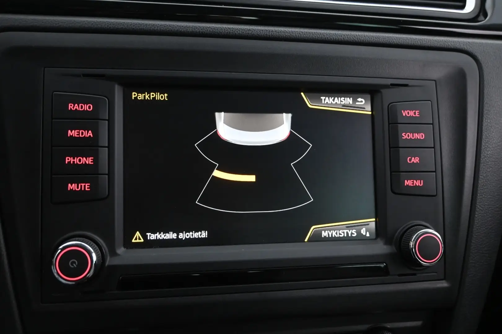 Car Image - 499CA670rAQsgD8pW0UXJf