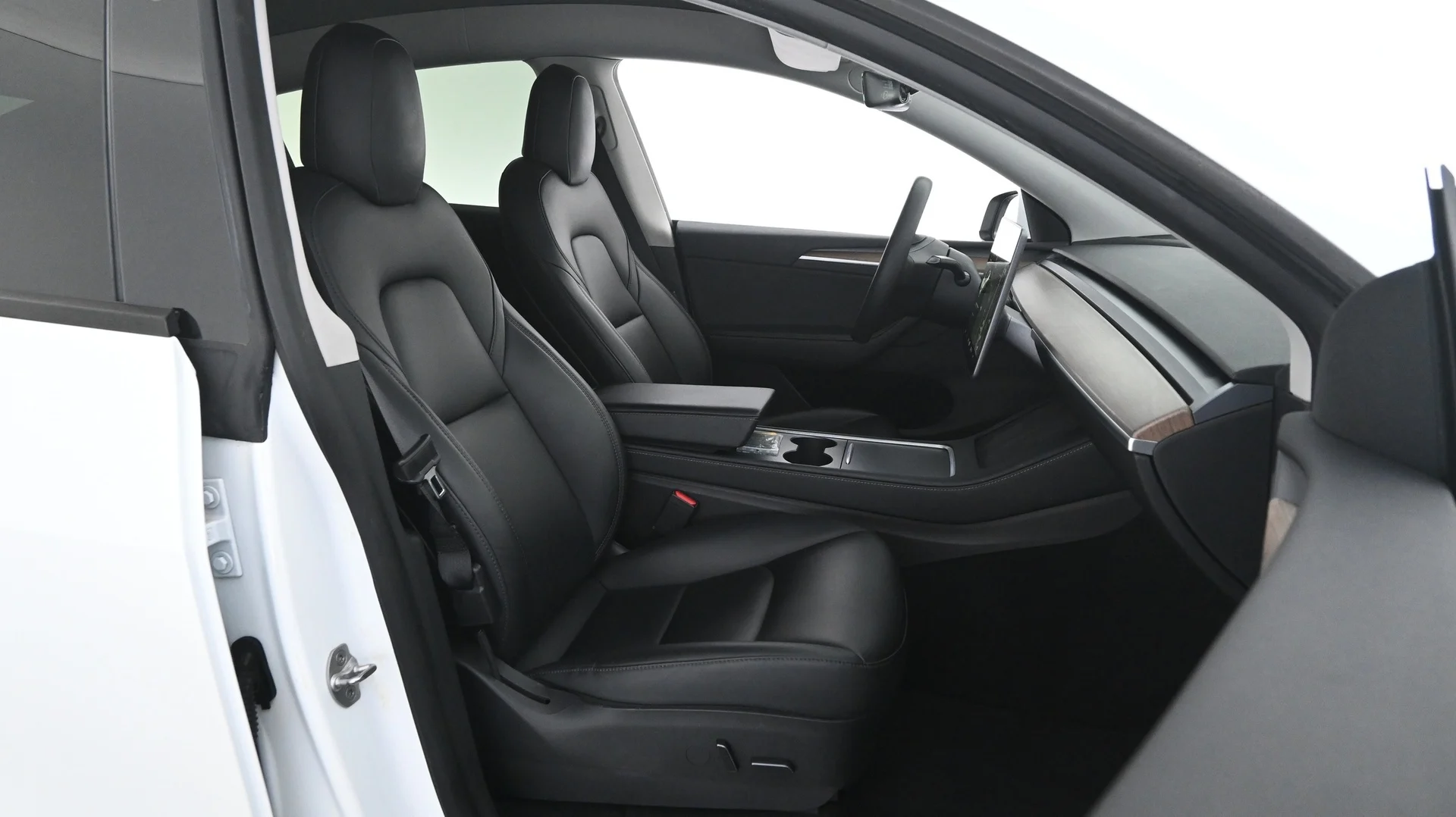 Car Image - 6xDqlUEvj3fXJQiQ4275jf