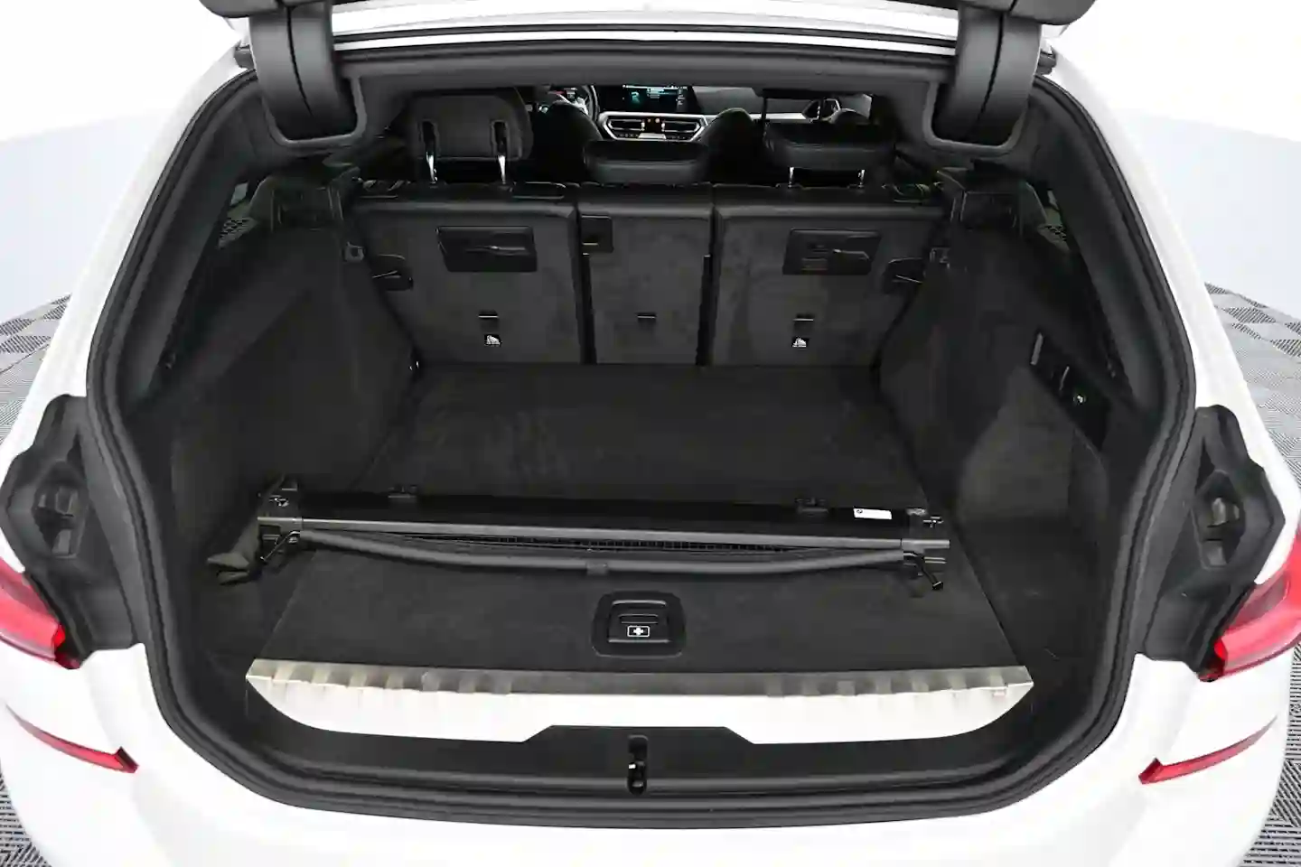 Car Image - 5dQzh3I62VDpS0U3tJAsmK