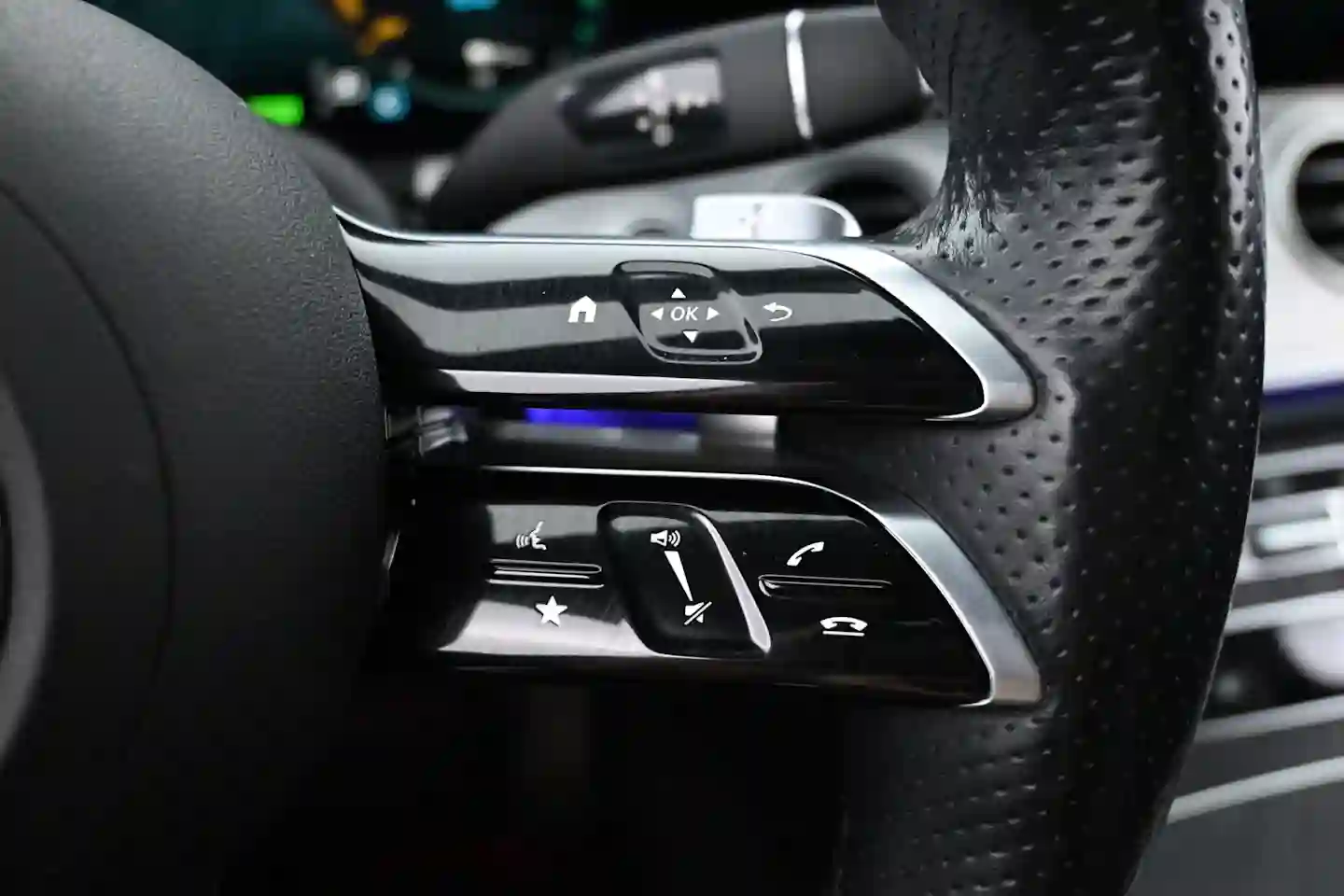 Car Image - 1Tp01wxWt1YV1JjE8mKjEw