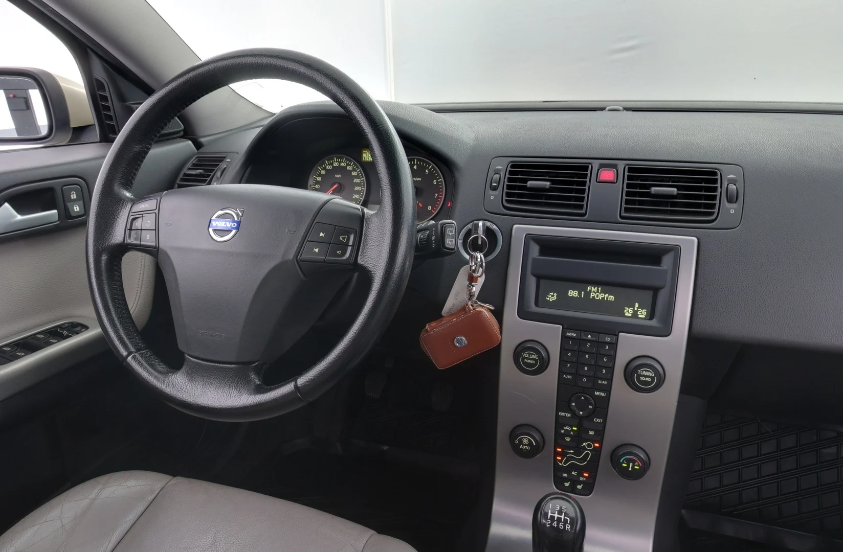 Car Image - 4XeBd3MZKvU4qCJoa7rbgr