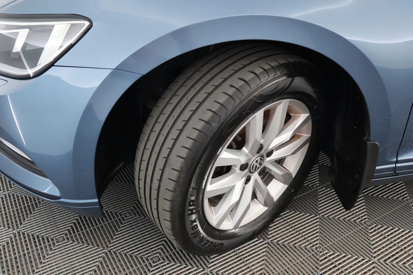 Car Image - gYQnADnfo8858KXRKjg7I