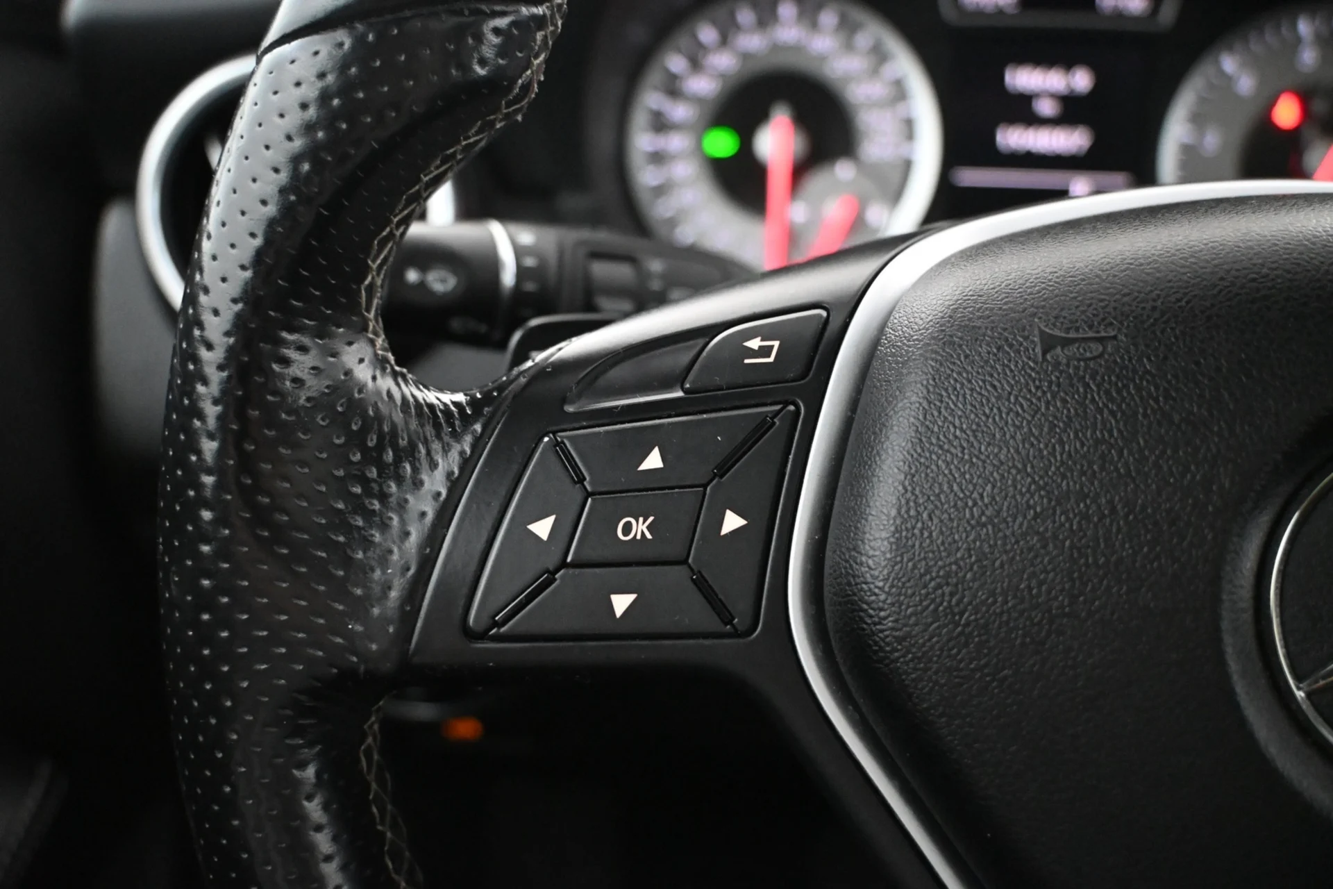 Car Image - 4X3jp2HkW1CxxkjQ1xDvqj