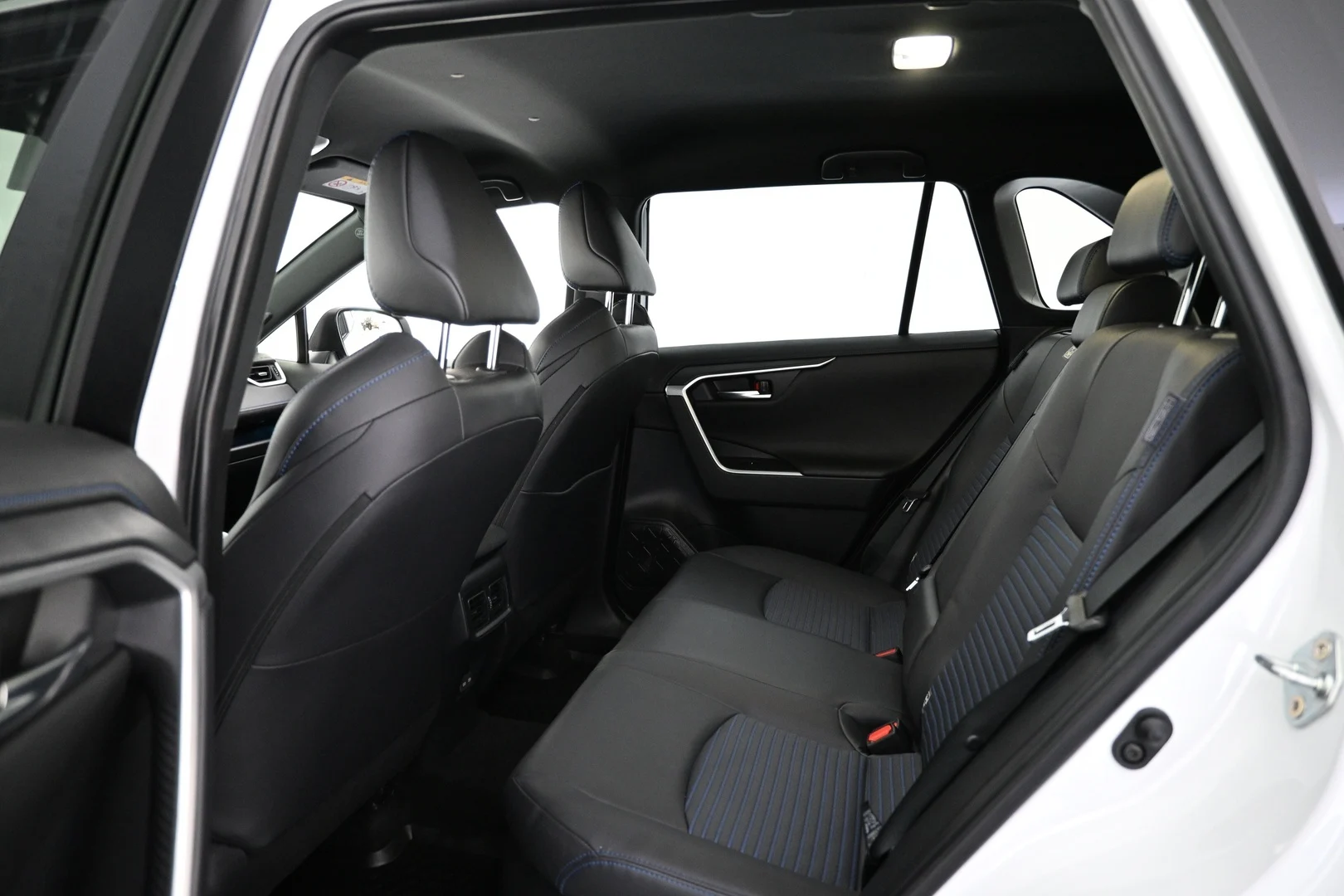Car Image - 5X4qESHtDXe0hP7oK0jbfq