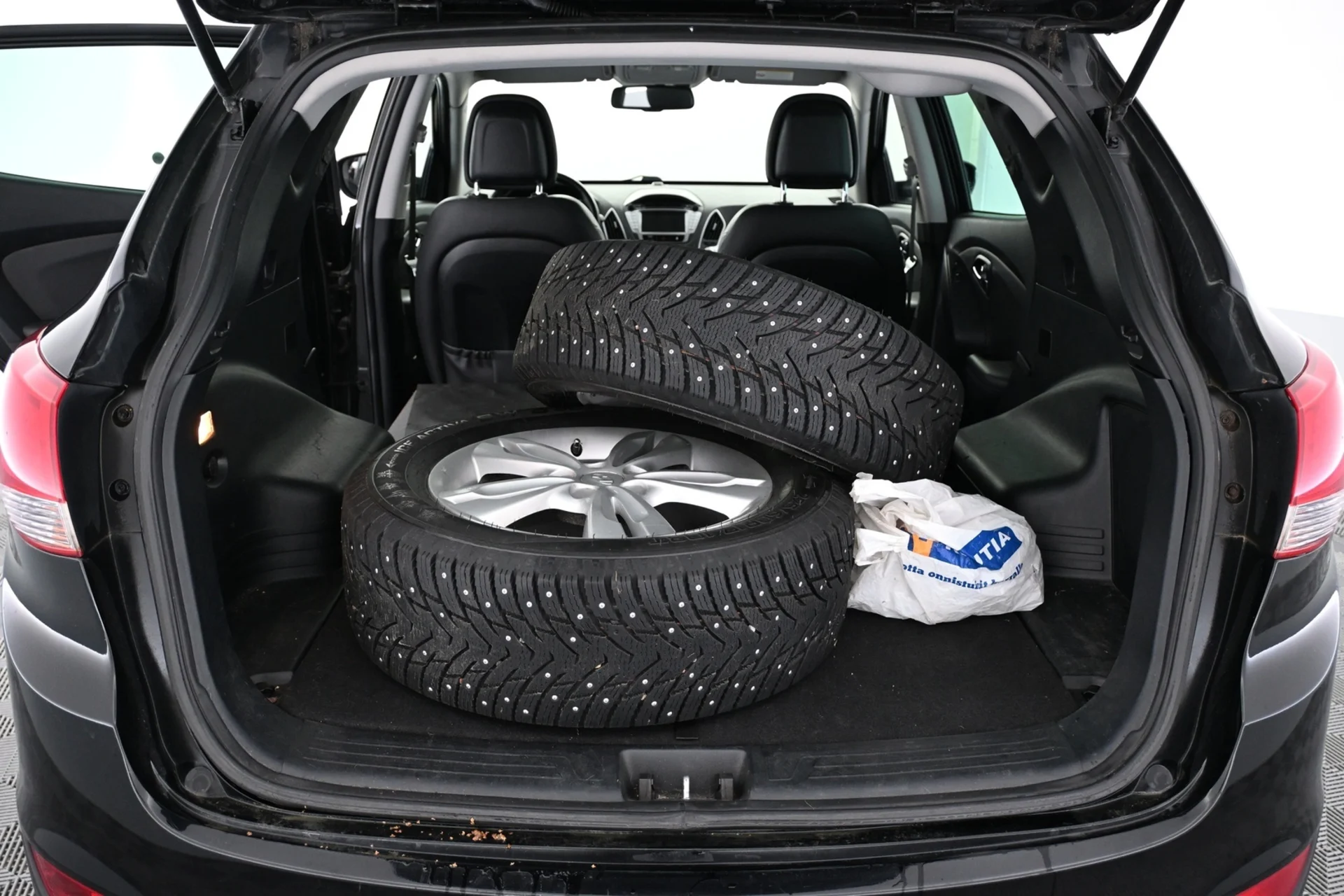 Car Image - 7bQic6eEmfvMVZwBTlDEHn