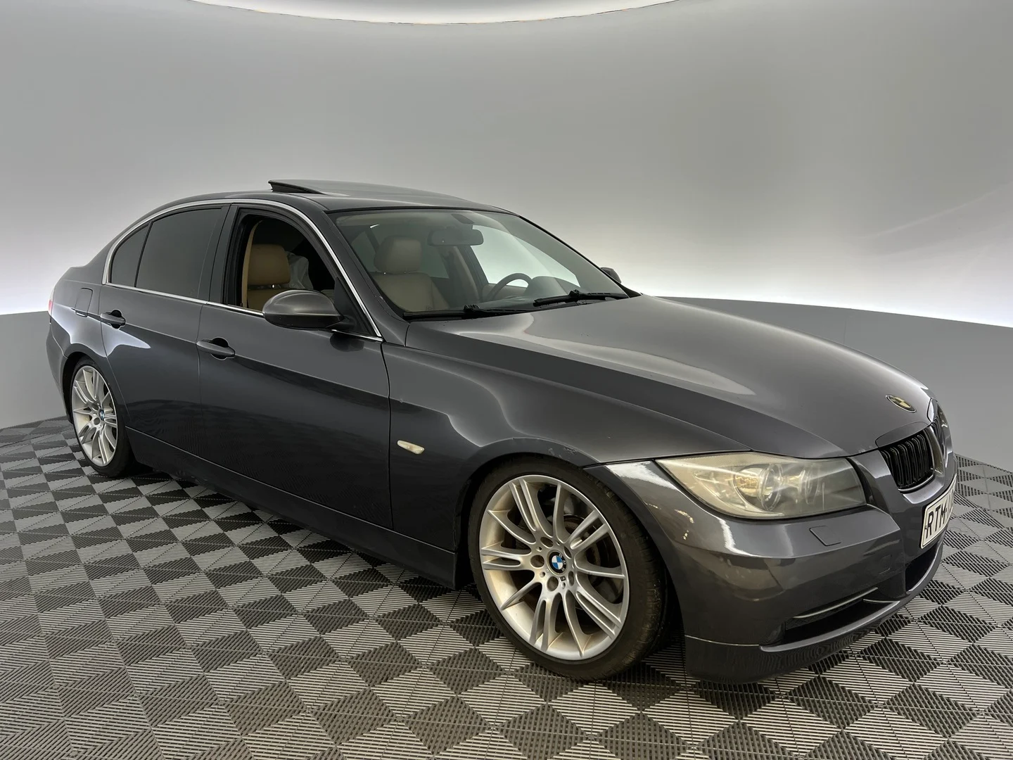 Car Image - 3PHFcUCAKJ716wHjfPtLSs