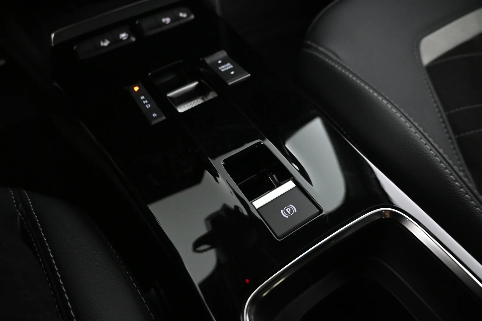 Car Image - MQAMostBLpmD1yynrSyfX