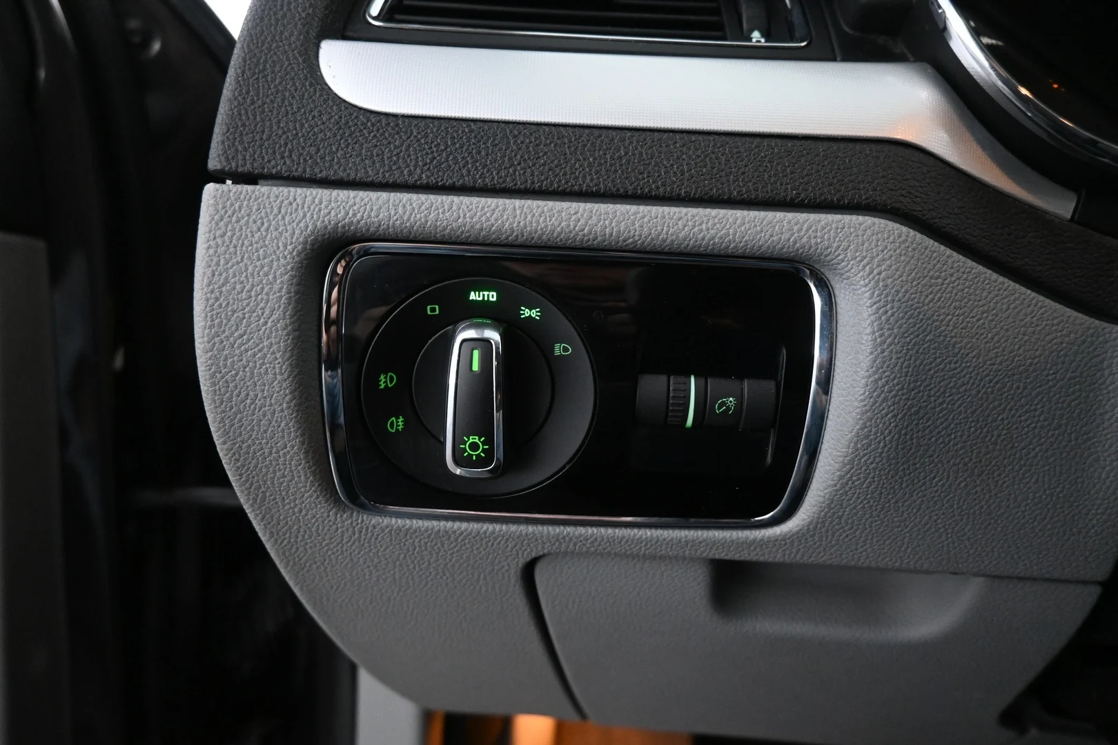 Car Image - 1MRVWODxvf03YVN6C4ESFh