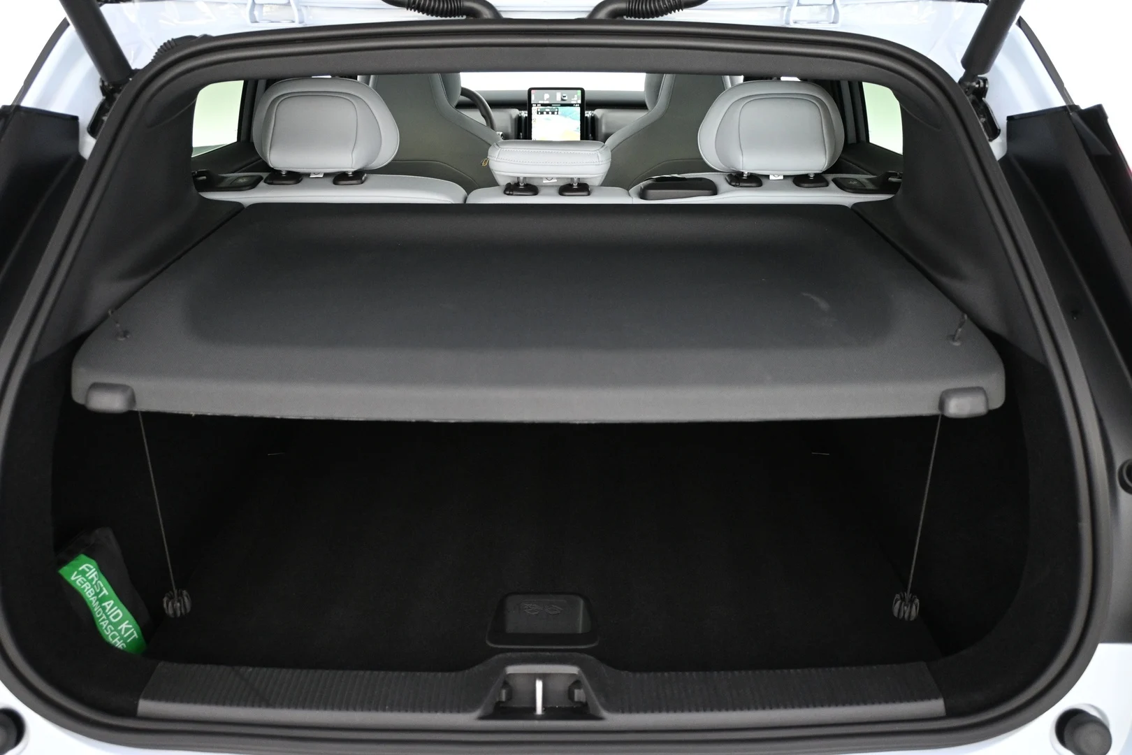 Car Image - 9LNgzKMCmvwVSeQDCtLk7