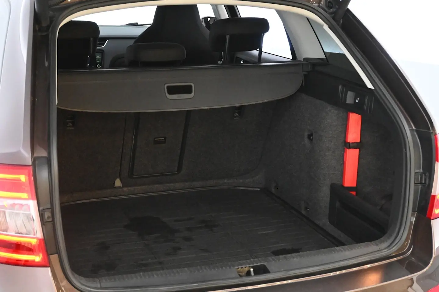 Car Image - 6i6PLgiPFyTUDfkWHydPUC