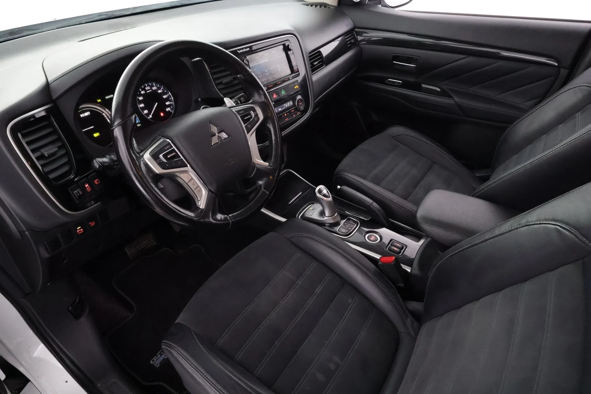 Car Image - 4Ym8lT3vHlbhAoj3nLgusf
