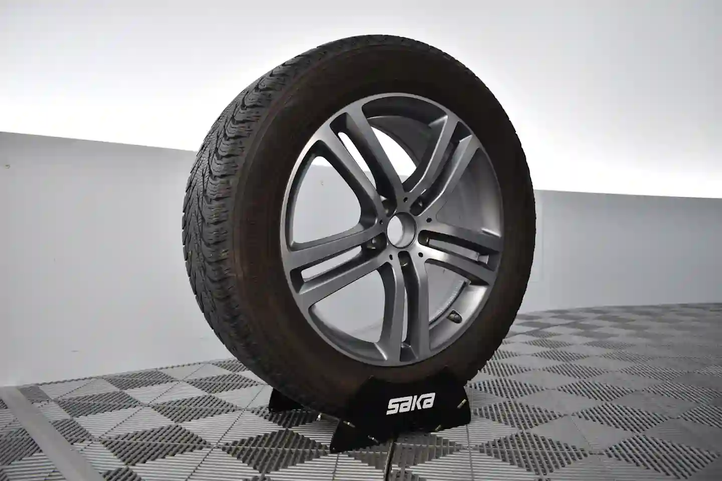 Car Image - 3yXzaTY9WhU3NcIvQtpD0T
