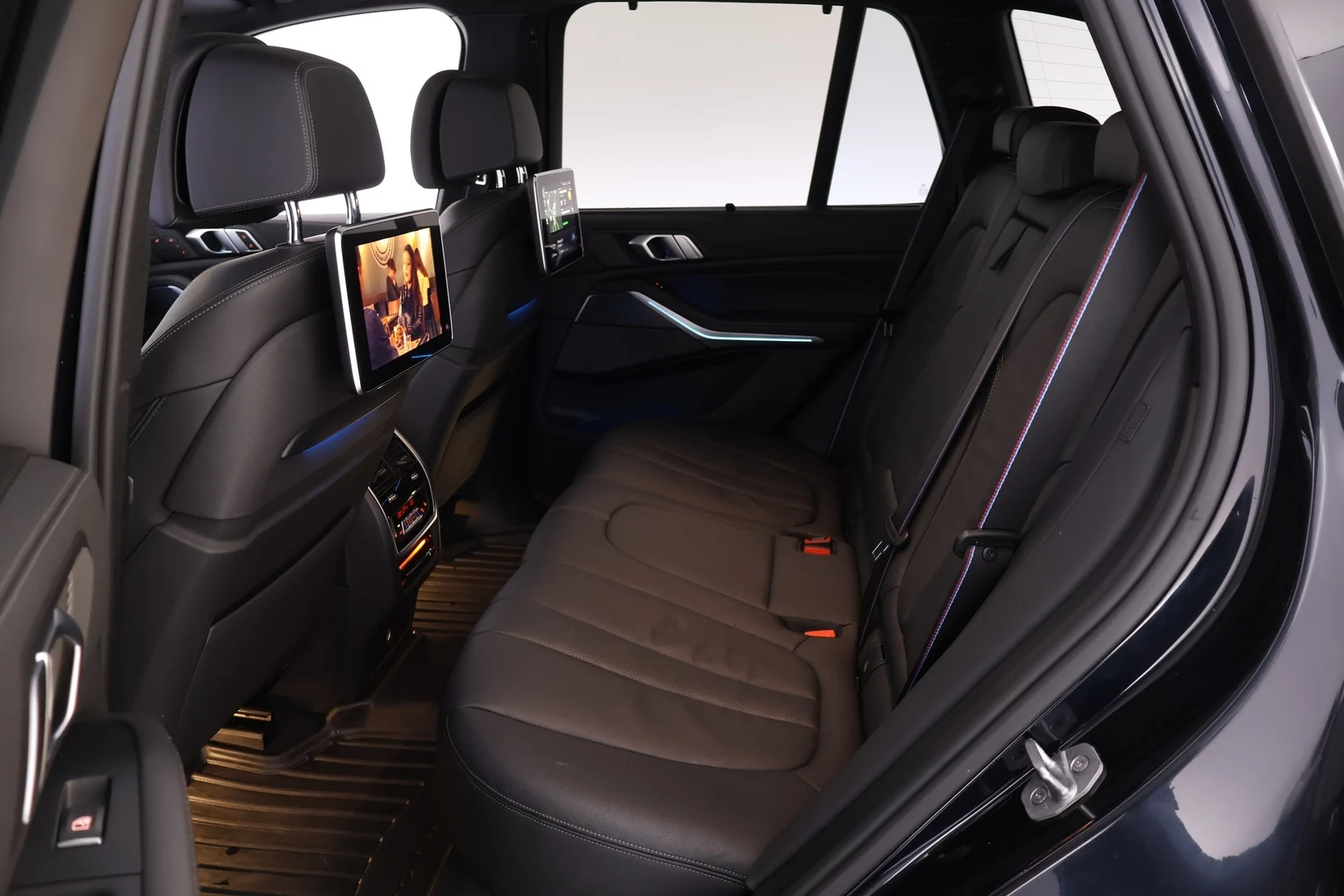 Car Image - Kf1k6CBCGhWbKmKWPBUEk