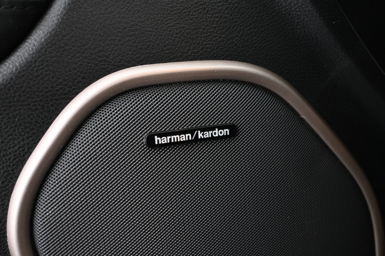 Car Image - 5iw0nYENXqyNLcggbStRZt